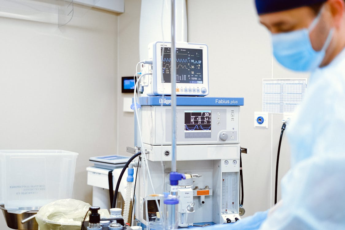 A close up of a surgeon