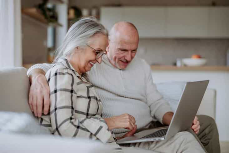 seniors with laptop